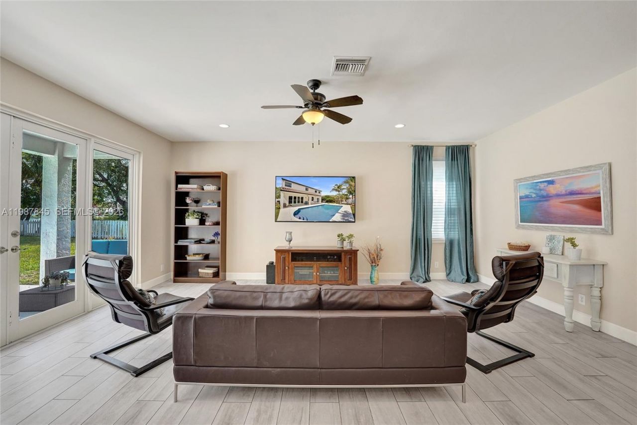 484 Cambridge Dr , Weston, FL 33326 Photo