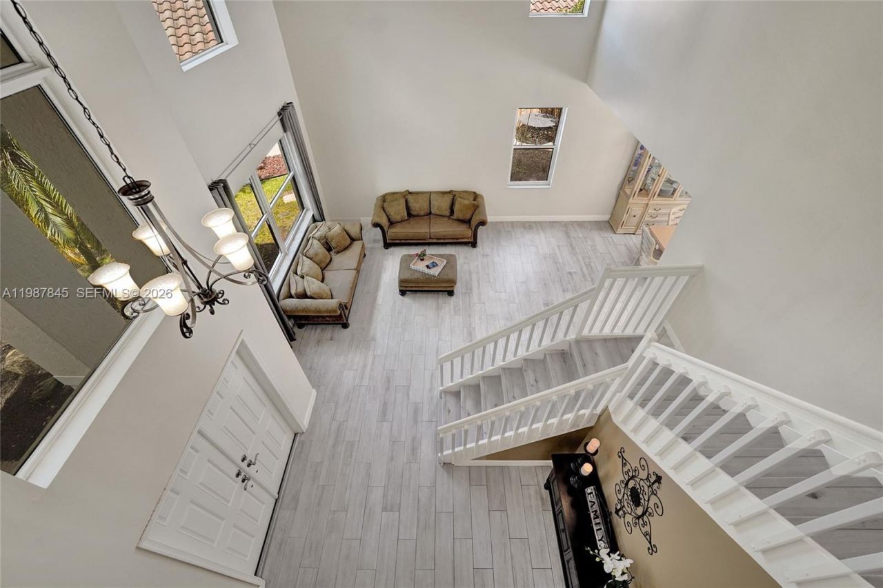 484 Cambridge Dr , Weston, FL 33326 Photo