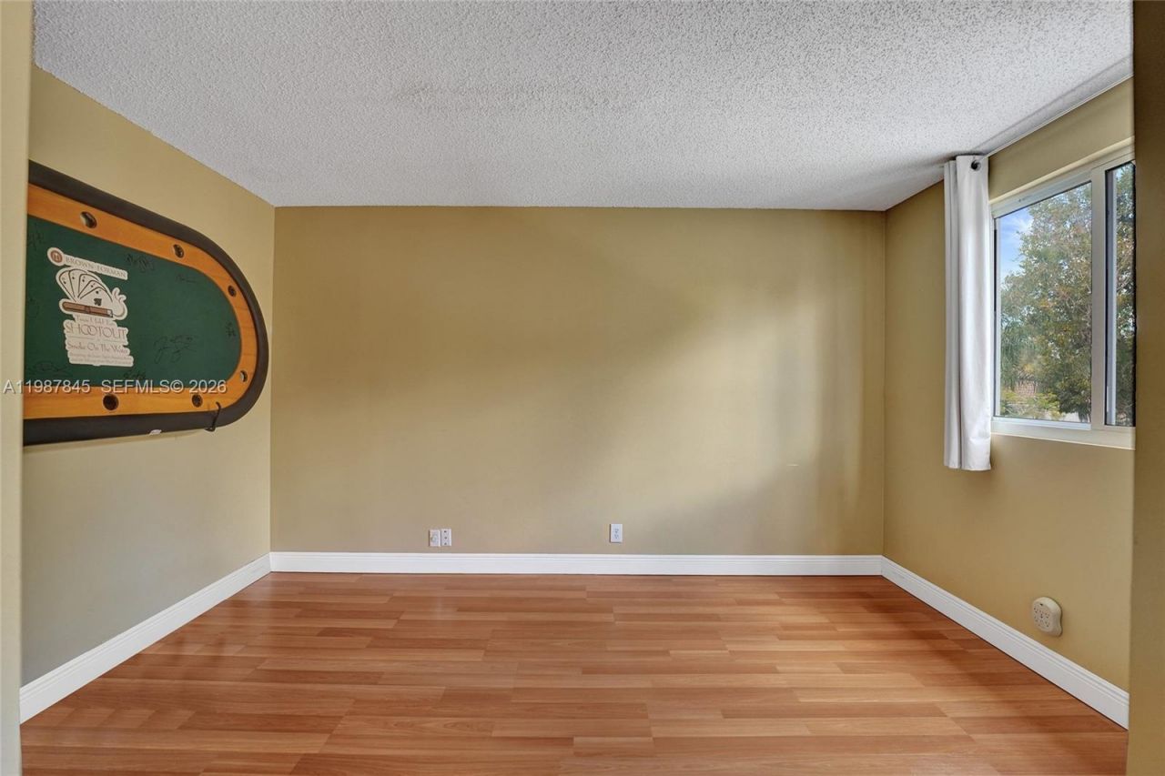 484 Cambridge Dr , Weston, FL 33326 Photo