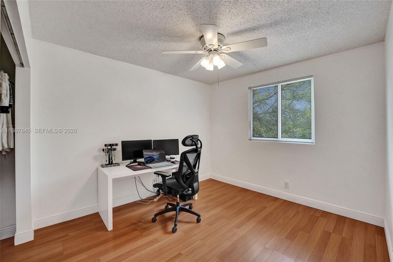 484 Cambridge Dr , Weston, FL 33326 Photo