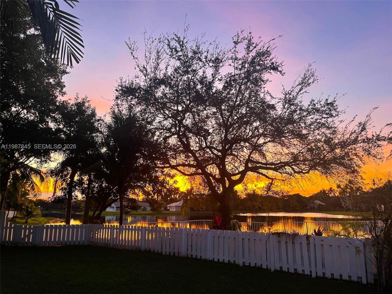 484 Cambridge Dr , Weston, FL 33326 Photo