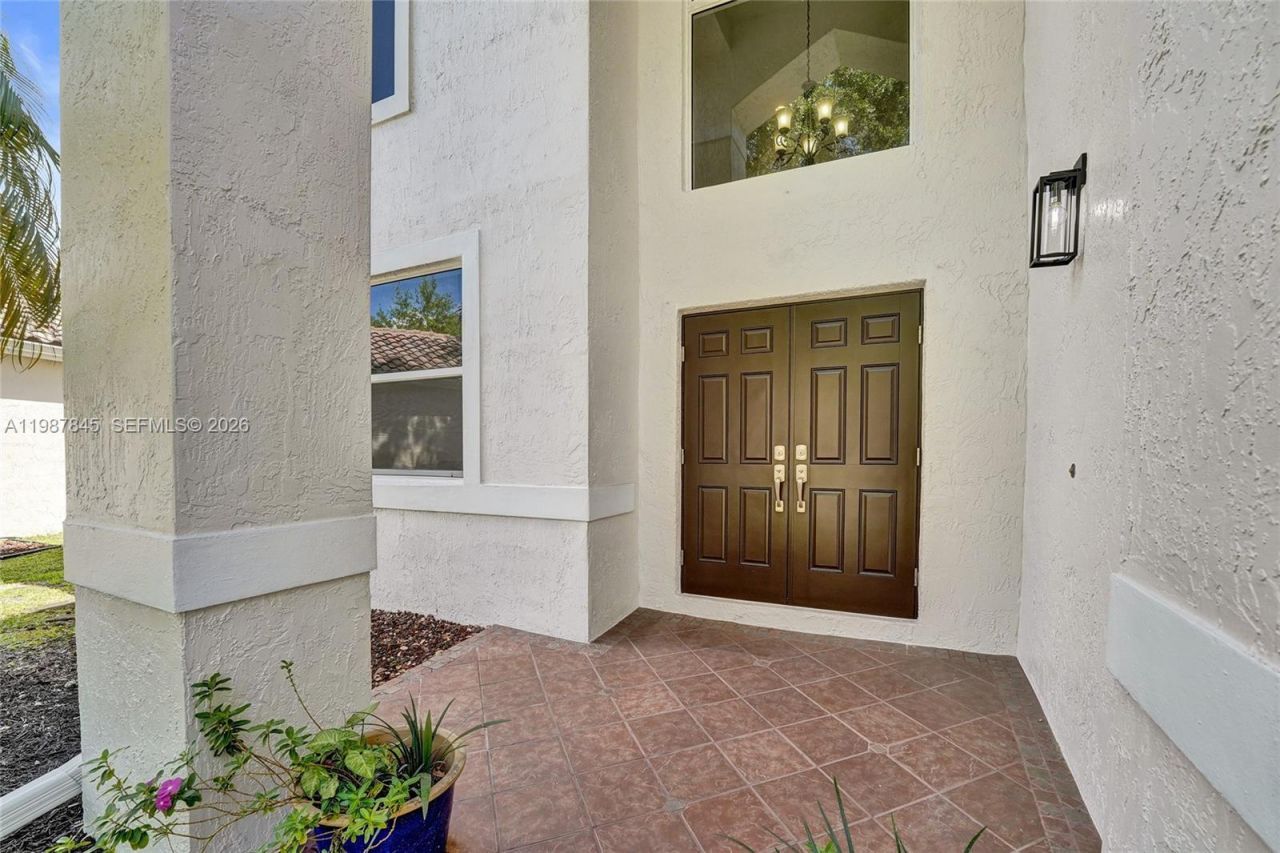 484 Cambridge Dr , Weston, FL 33326 Photo