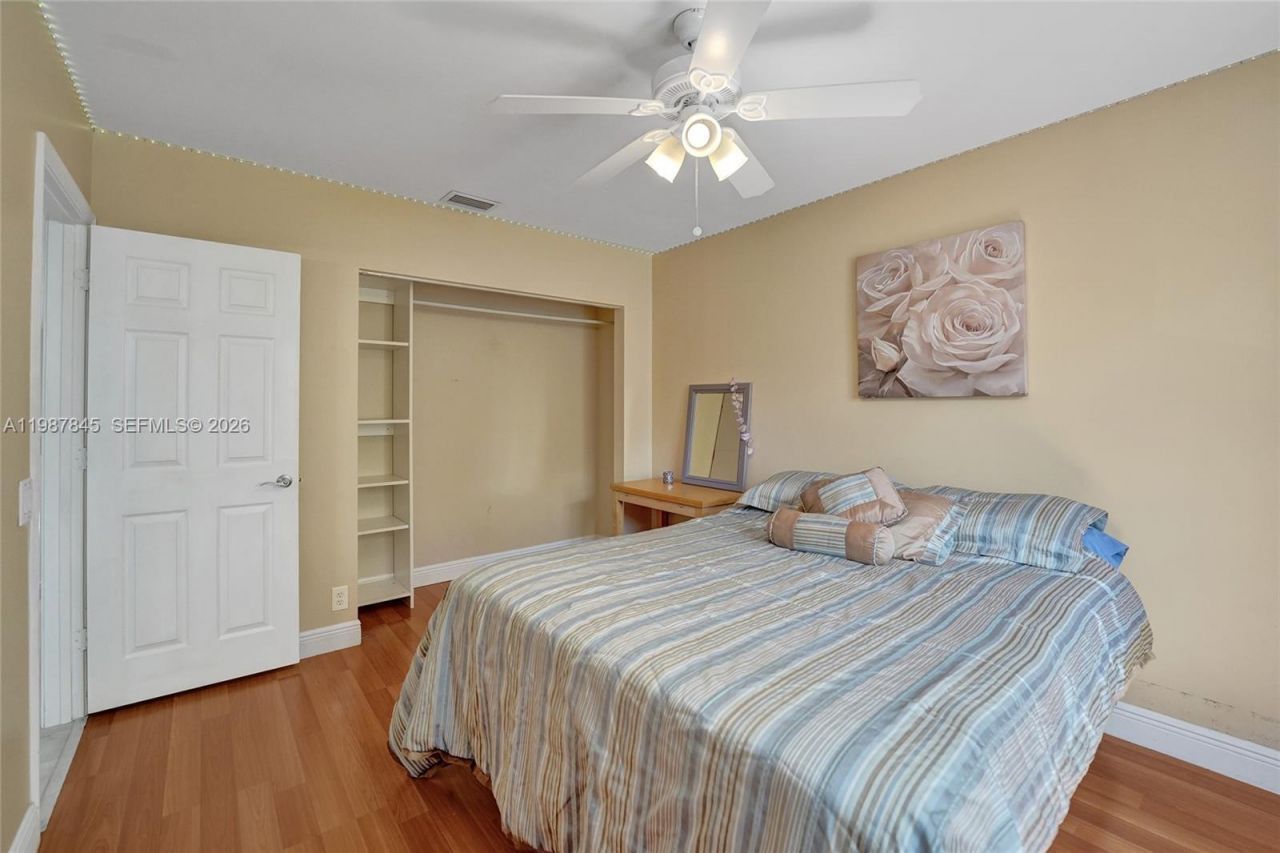 484 Cambridge Dr , Weston, FL 33326 Photo