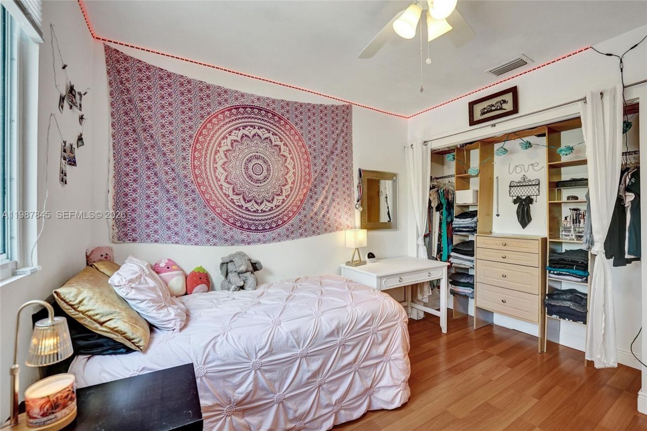 484 Cambridge Dr , Weston, FL 33326 Photo