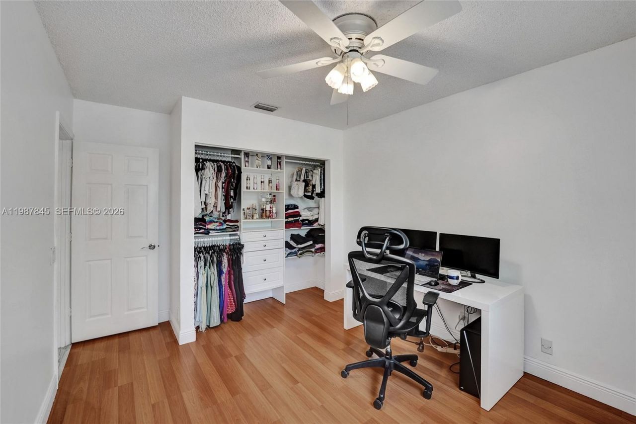 484 Cambridge Dr , Weston, FL 33326 Photo