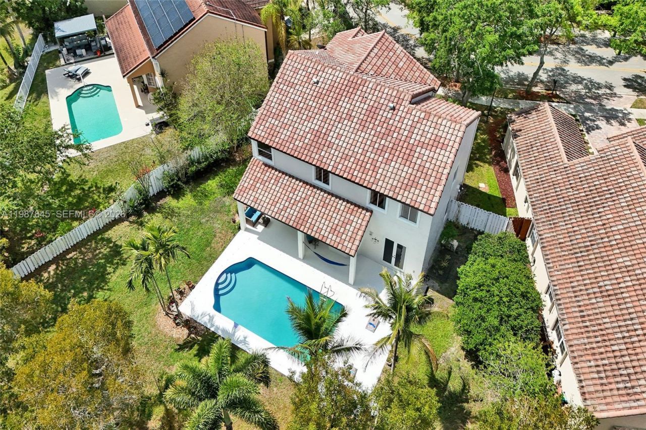 484 Cambridge Dr , Weston, FL 33326 Photo