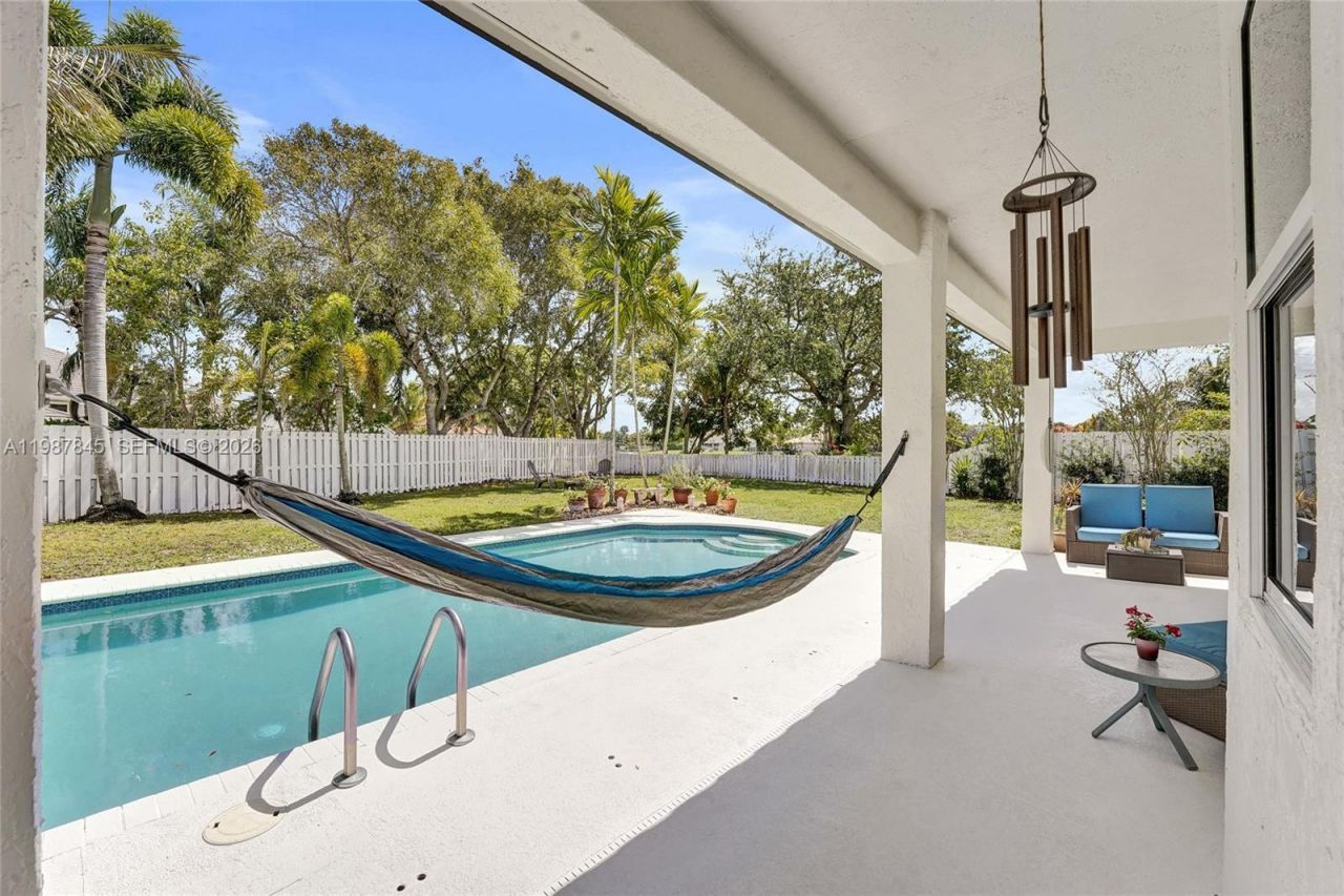 484 Cambridge Dr , Weston, FL 33326 Photo