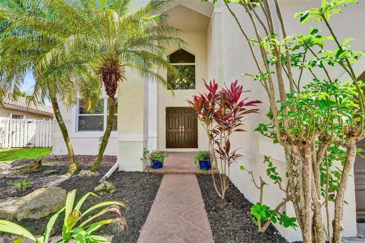 484 Cambridge Dr , Weston, FL 33326 Photo