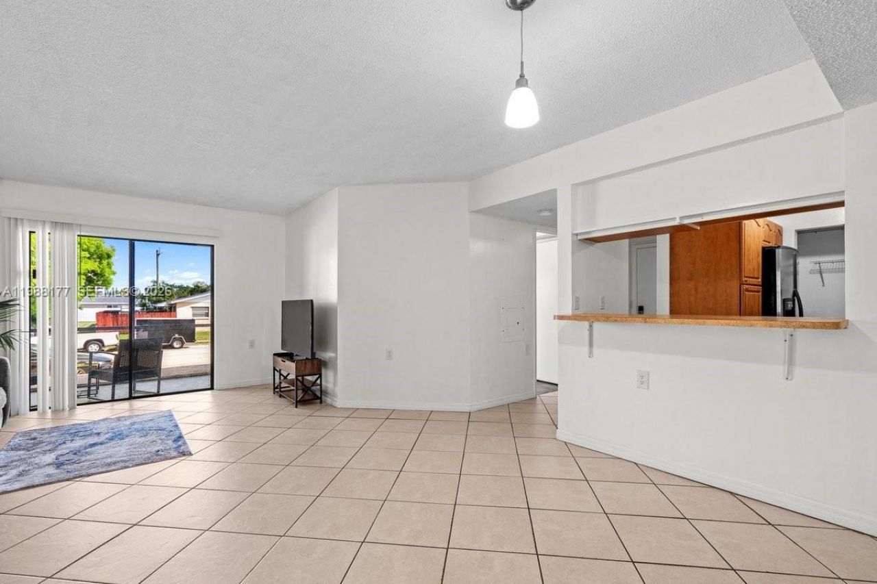 19800 SW 103rd Ct, Unit 106, Cutler Bay, FL 33157 Photo