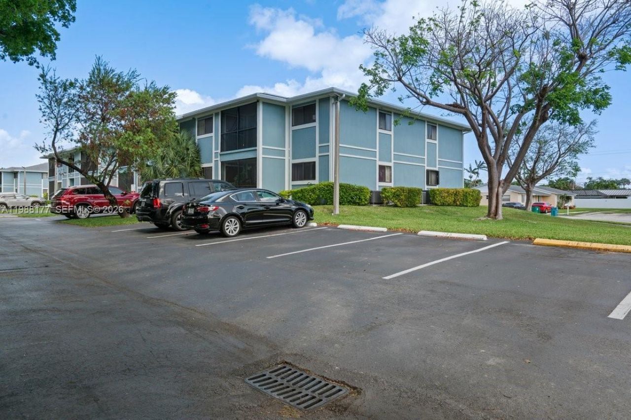 19800 SW 103rd Ct, Unit 106, Cutler Bay, FL 33157 Photo