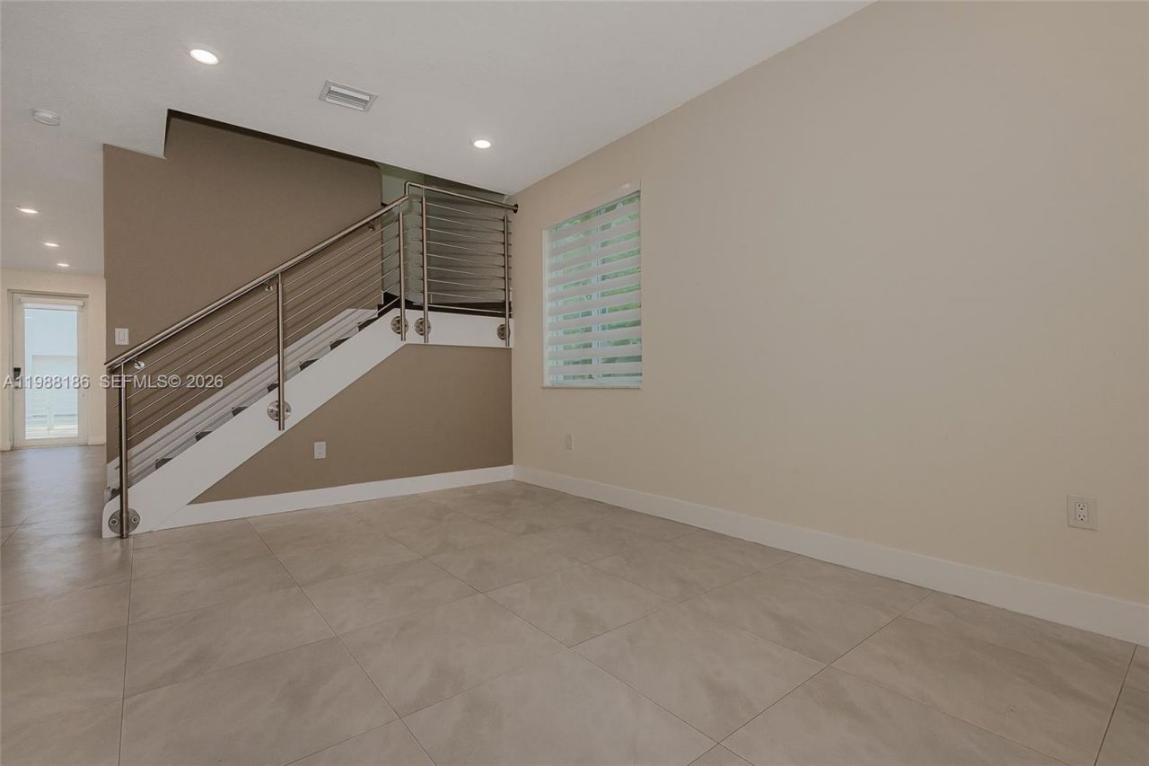 10460 NW 67th St, Doral, FL 33178 Photo