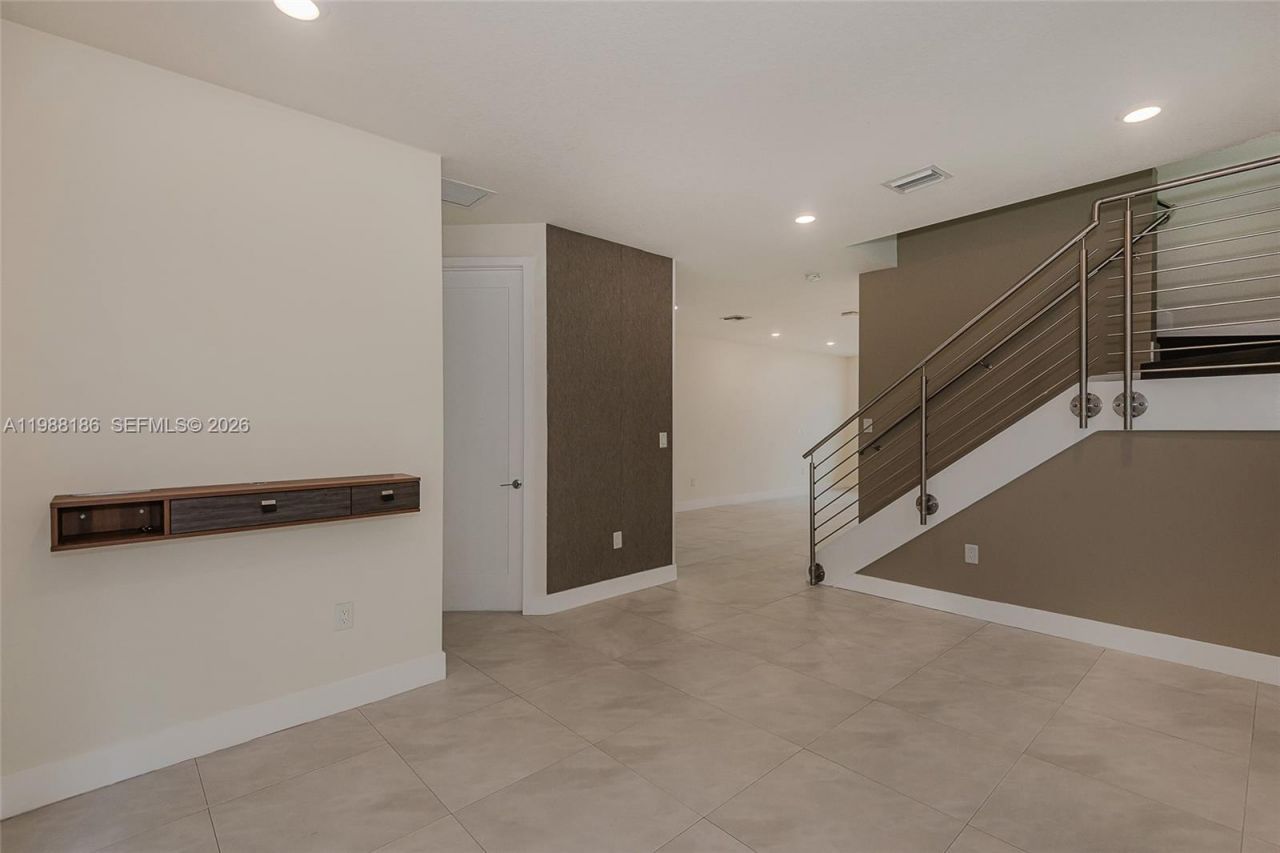 10460 NW 67th St, Doral, FL 33178 Photo