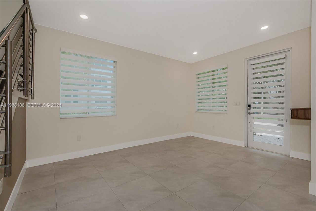 10460 NW 67th St, Doral, FL 33178 Photo