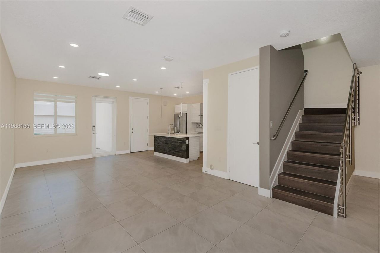 10460 NW 67th St, Doral, FL 33178 Photo