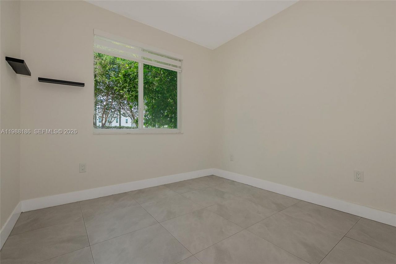 10460 NW 67th St, Doral, FL 33178 Photo