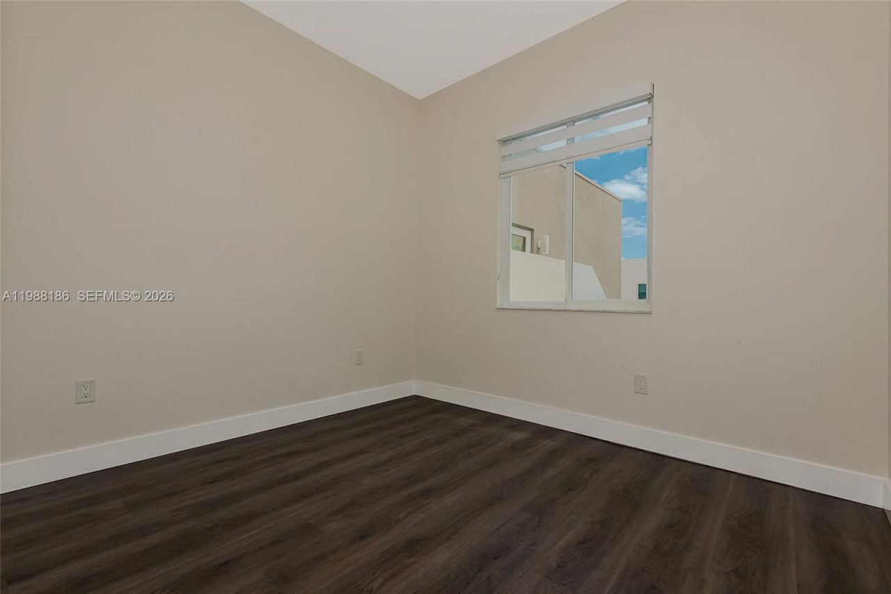 10460 NW 67th St, Doral, FL 33178 Photo