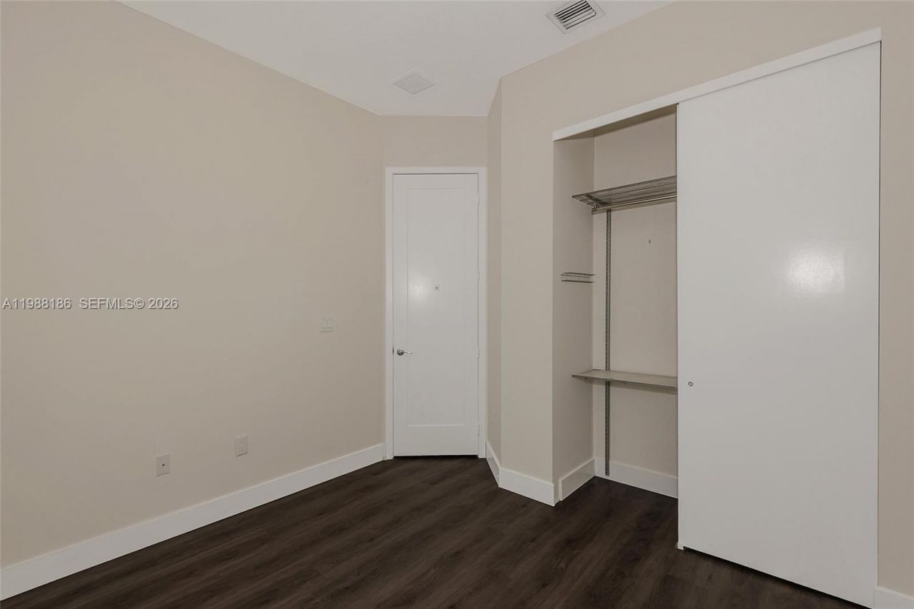 10460 NW 67th St, Doral, FL 33178 Photo
