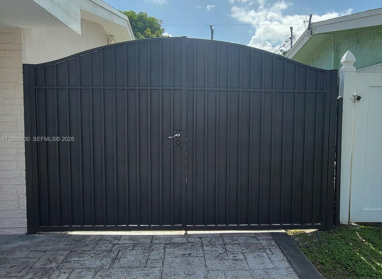 8140 NW 11th Ct, Unit 8140, Pembroke Pines, FL 33024 Photo