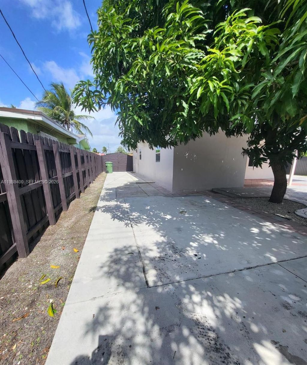 8140 NW 11th Ct, Unit 8140, Pembroke Pines, FL 33024 Photo