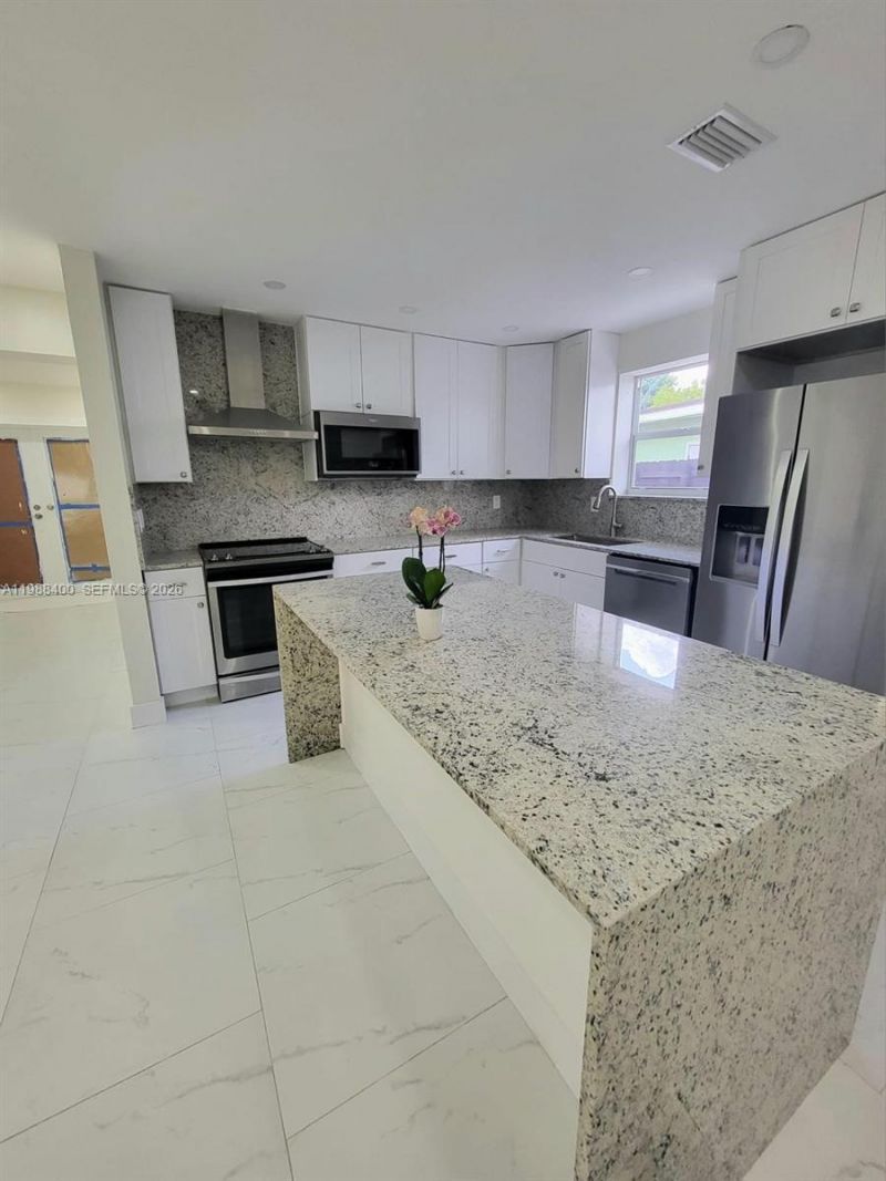 8140 NW 11th Ct, Unit 8140, Pembroke Pines, FL 33024 Photo
