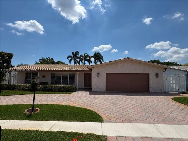 10650 NW 19th St, Pembroke Pines, FL 33026