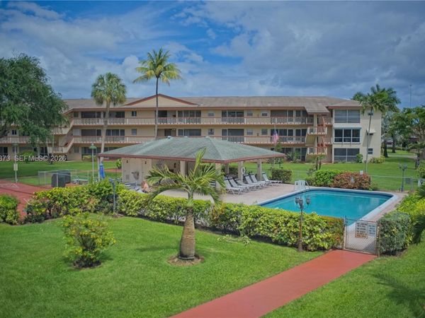 5300 Washington St, Unit F215, Hollywood, FL 33021