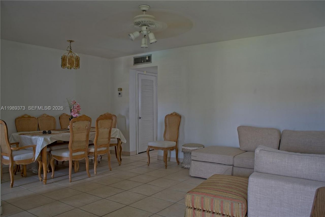 5300 Washington St, Unit F215, Hollywood, FL 33021 Photo