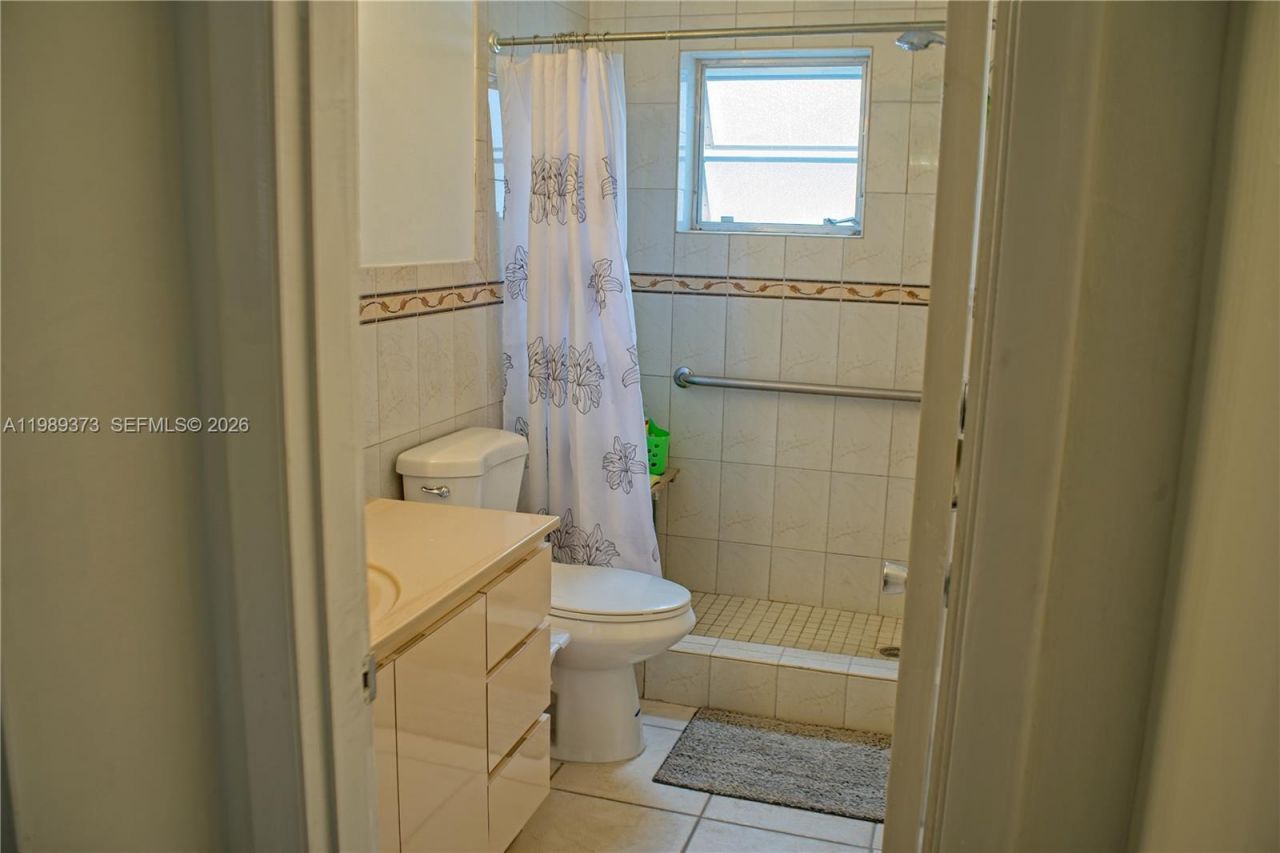 5300 Washington St, Unit F215, Hollywood, FL 33021 Photo