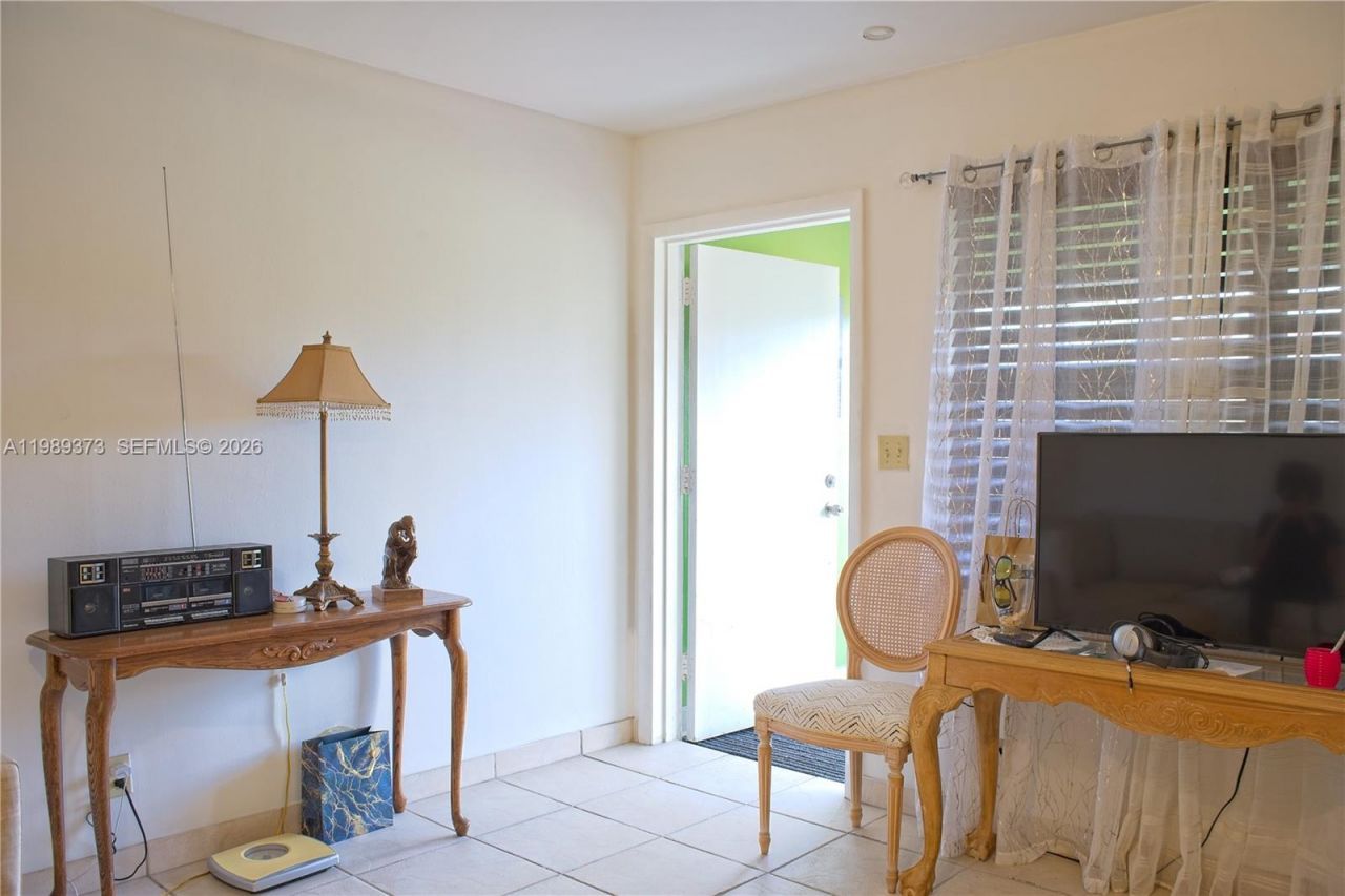 5300 Washington St, Unit F215, Hollywood, FL 33021 Photo