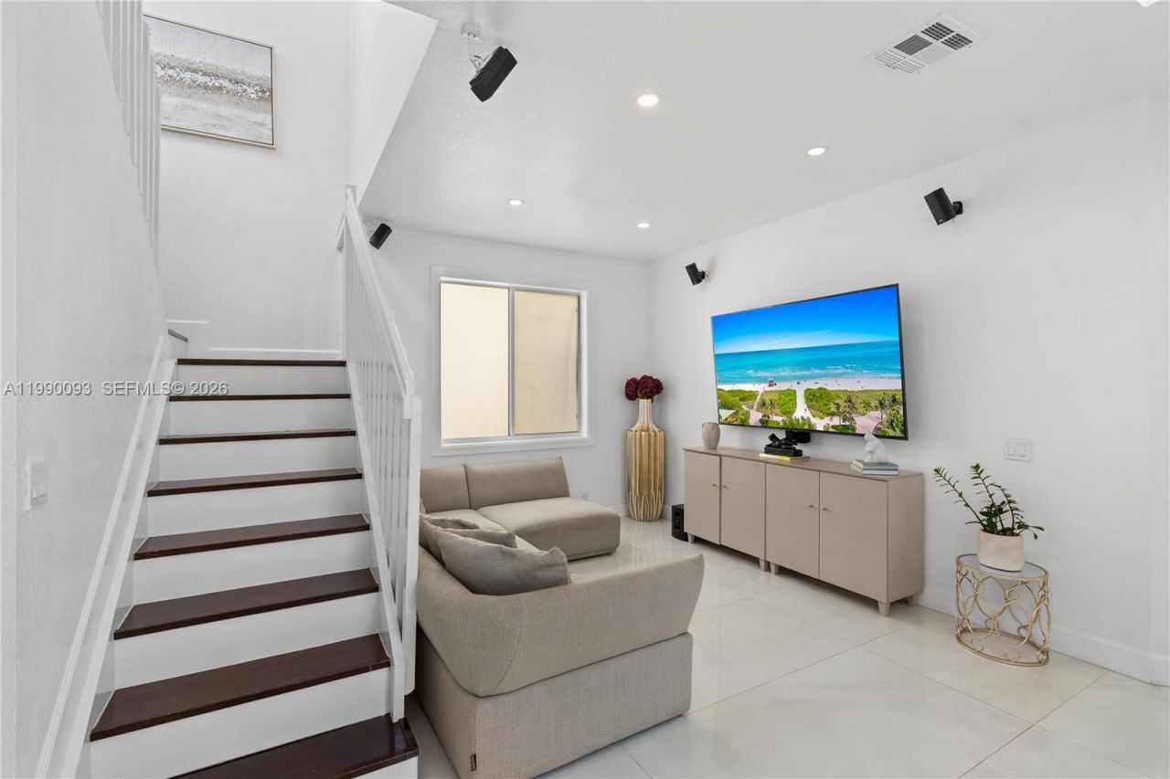 1500 Canary Island Dr , Weston, FL 33327 Photo