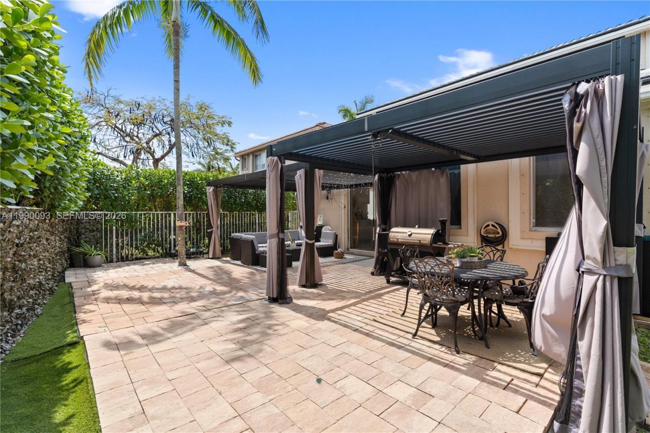 1500 Canary Island Dr , Weston, FL 33327 Photo