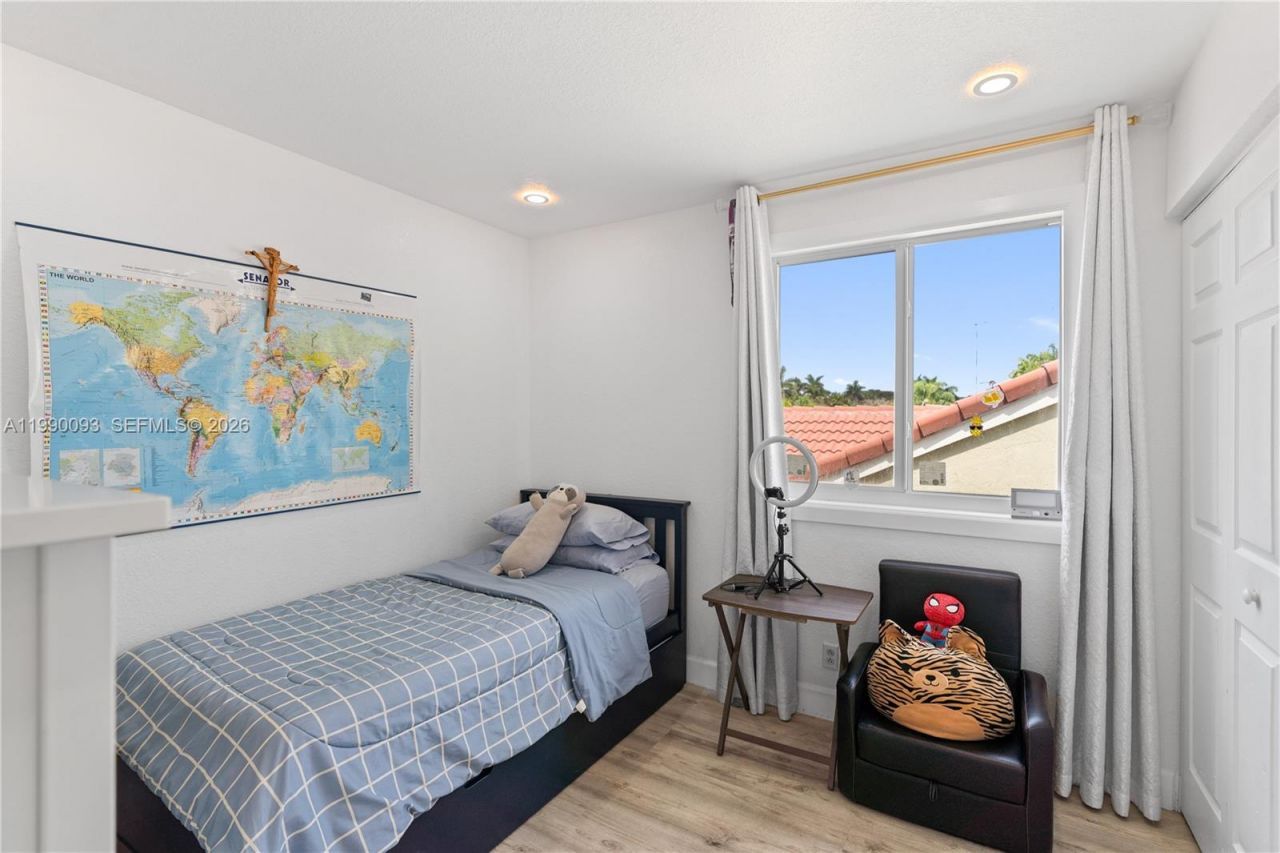 1500 Canary Island Dr , Weston, FL 33327 Photo