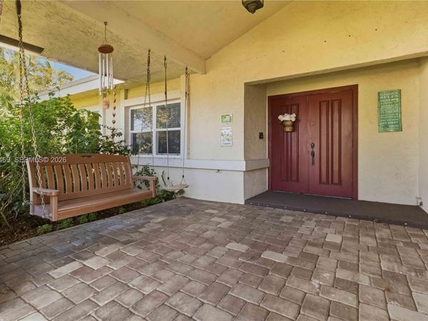 9521 NW 31st Pl, Sunrise, FL 33351