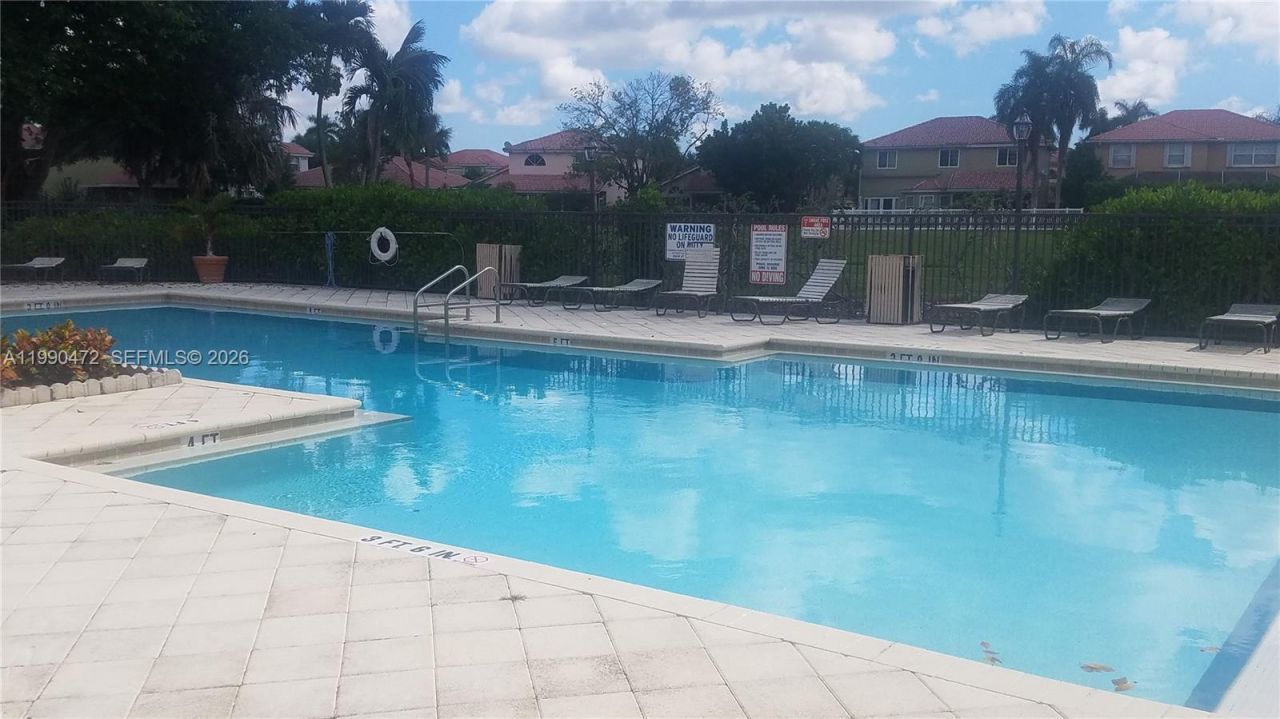 3330 N Pinewalk Dr N, Unit 1636, Margate, FL 33063 Photo