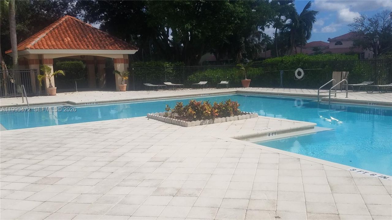 3330 N Pinewalk Dr N, Unit 1636, Margate, FL 33063 Photo