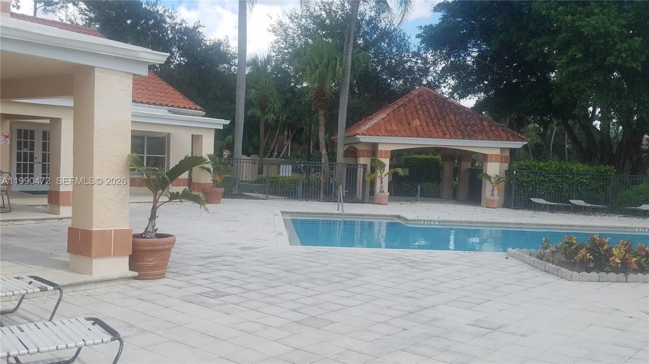 3330 N Pinewalk Dr N, Unit 1636, Margate, FL 33063 Photo