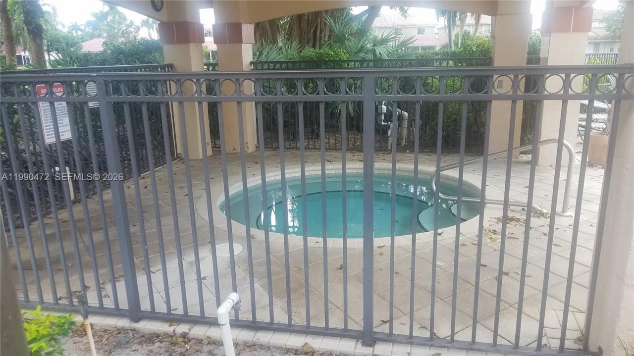 3330 N Pinewalk Dr N, Unit 1636, Margate, FL 33063 Photo