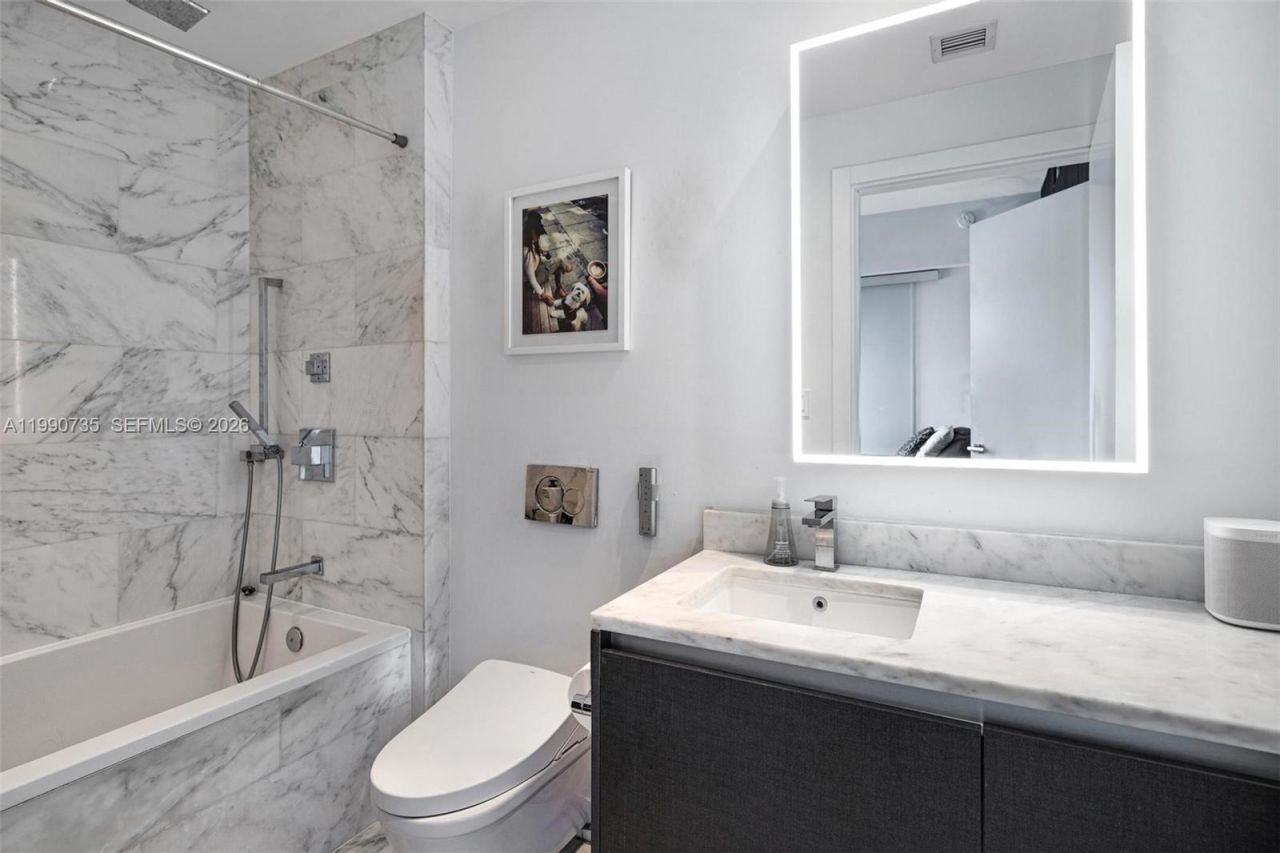 1451 Brickell Ave, Unit 2704, Miami, FL 33131 Photo