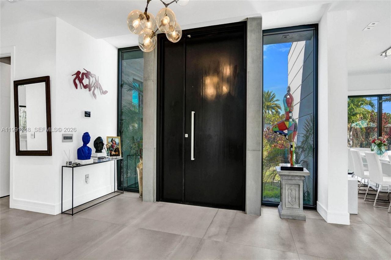 2120 NE 197th Ter, Miami, FL 33179 Photo