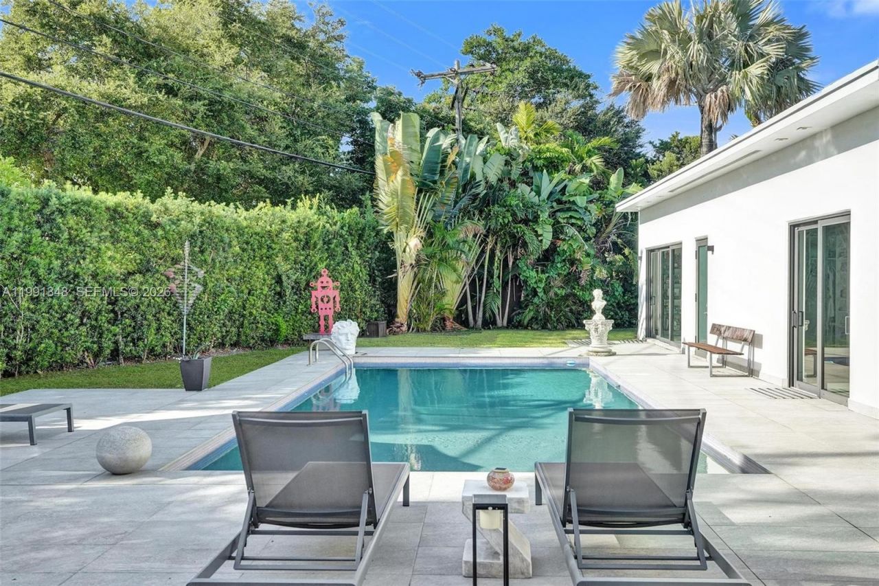2120 NE 197th Ter, Miami, FL 33179 Photo