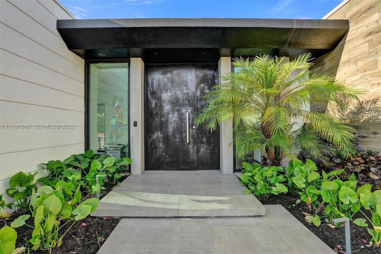 2120 NE 197th Ter, Miami, FL 33179 Photo