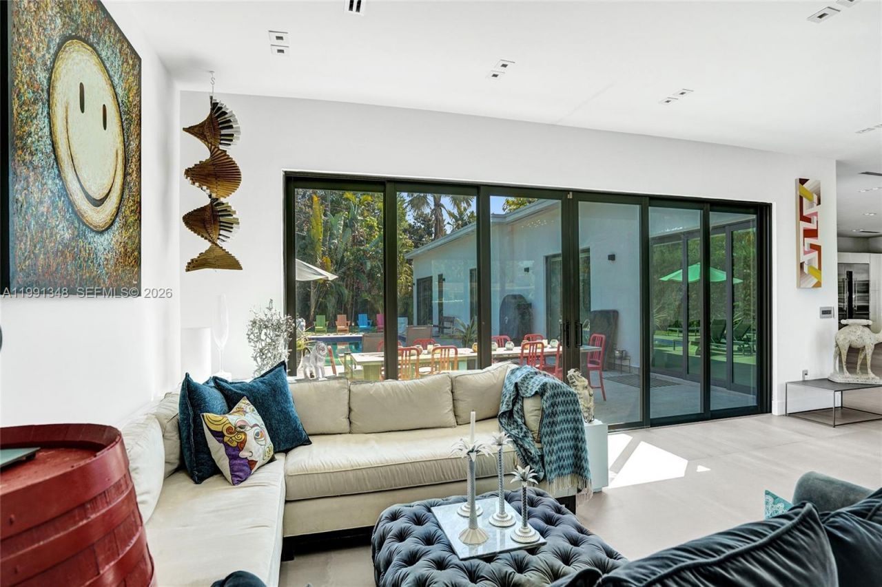 2120 NE 197th Ter, Miami, FL 33179 Photo