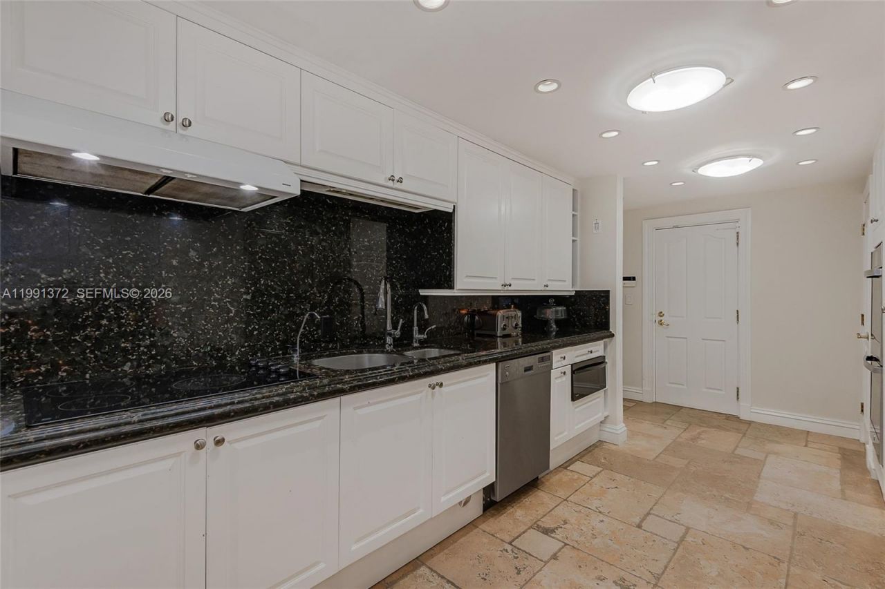600 Grapetree Dr, Unit 9GN, Key Biscayne, FL 33149 Photo