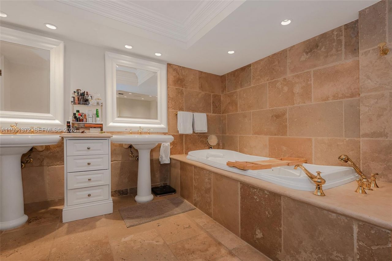 600 Grapetree Dr, Unit 9GN, Key Biscayne, FL 33149 Photo