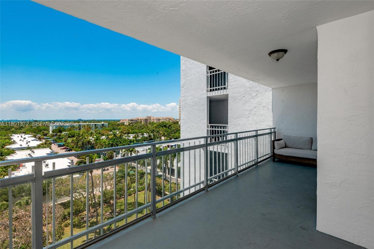 600 Grapetree Dr, Unit 9GN, Key Biscayne, FL 33149 Photo