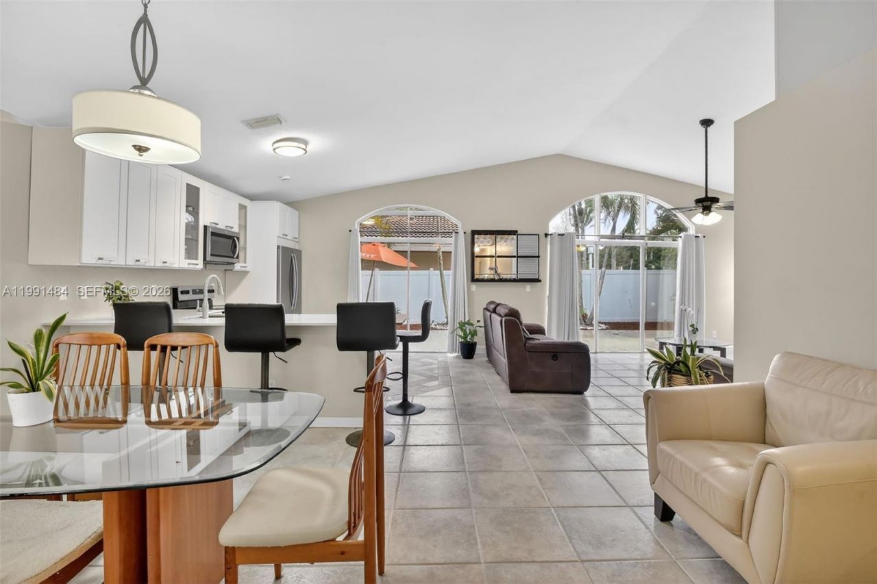 922 Opal Ter, Weston, FL 33326 Photo