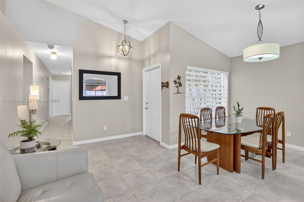 922 Opal Ter, Weston, FL 33326 Photo