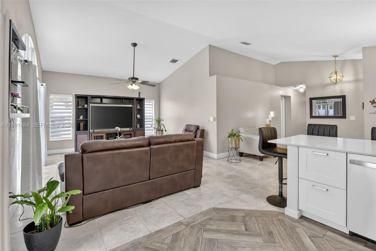 922 Opal Ter, Weston, FL 33326 Photo