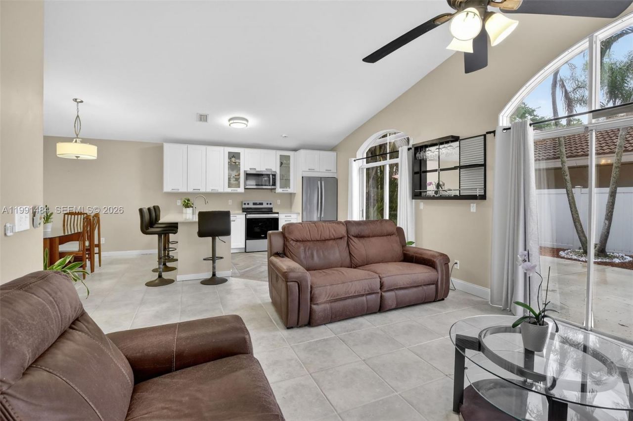 922 Opal Ter, Weston, FL 33326 Photo