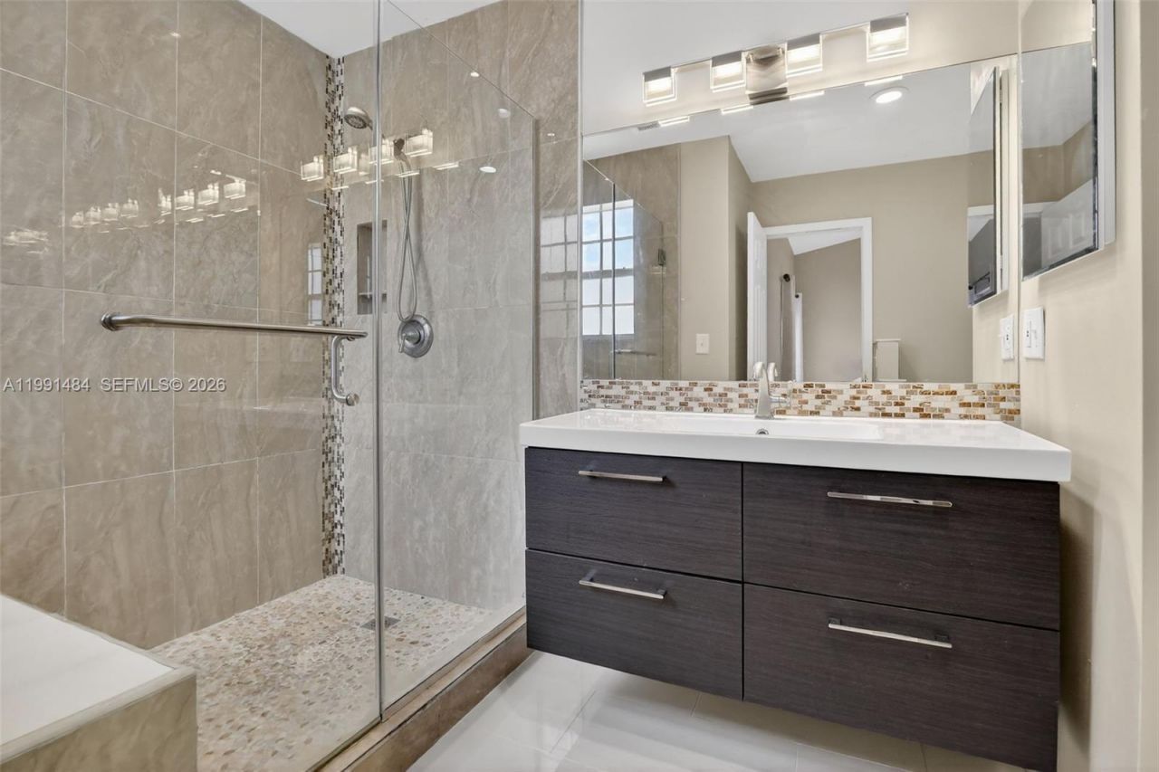 922 Opal Ter, Weston, FL 33326 Photo